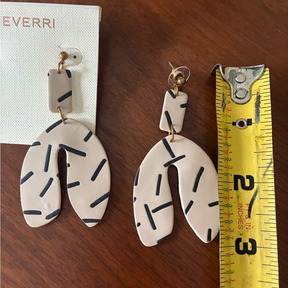 EVERRI Rubber Coated Earrings - Picture 5 of 6